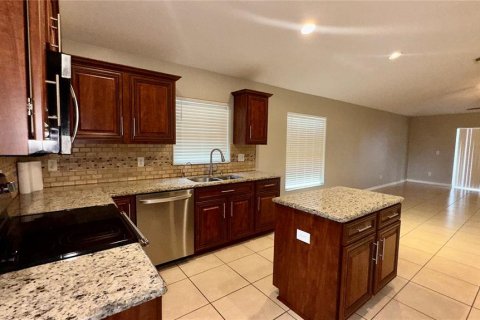 Villa ou maison à louer à Kissimmee, Floride: 4 chambres, 178.84 m2 № 1919253 - photo 4