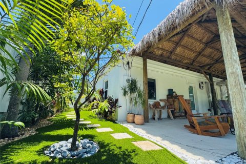 Villa ou maison à vendre à North Miami Beach, Floride: 2 chambres, 78.22 m2 № 1758488 - photo 14