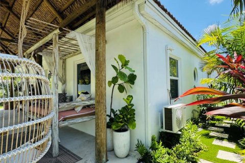 Villa ou maison à vendre à North Miami Beach, Floride: 2 chambres, 78.22 m2 № 1758488 - photo 26