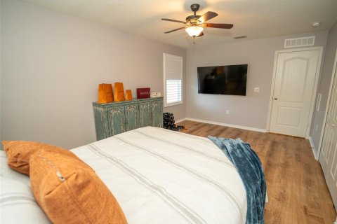 House in Orlando, Florida 4 bedrooms, 244.8 sq.m. № 1675854 - photo 15