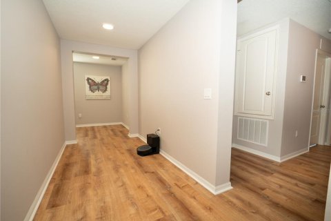 House in Orlando, Florida 4 bedrooms, 244.8 sq.m. № 1675854 - photo 8