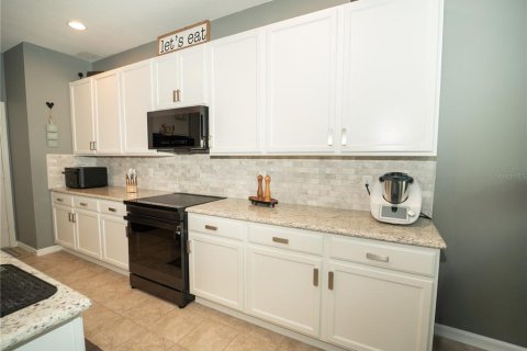 House in Orlando, Florida 4 bedrooms, 244.8 sq.m. № 1675854 - photo 12