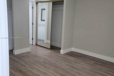 Condominio en alquiler en Miami, Florida, 1 dormitorio, 96.25 m2 № 2023634 - foto 12