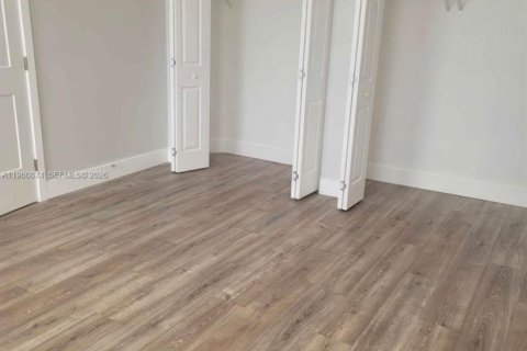 Condominio en alquiler en Miami, Florida, 1 dormitorio, 96.25 m2 № 2023634 - foto 5