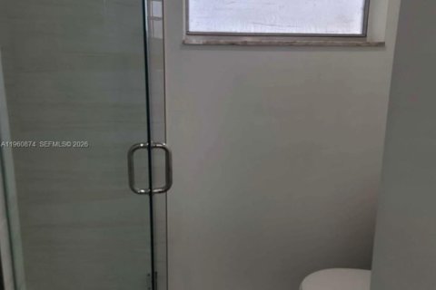 Condominio en alquiler en Miami, Florida, 1 dormitorio, 96.25 m2 № 2023634 - foto 14