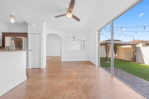 Touwnhouse à vendre à Homestead, Floride: 4 chambres, 170.66 m2 № 2154224 - photo 6