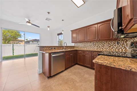 Touwnhouse à vendre à Homestead, Floride: 4 chambres, 170.66 m2 № 2154224 - photo 8