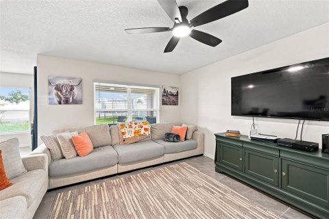 Villa ou maison à vendre à Spring Hill, Floride: 3 chambres, 157.75 m2 № 2356359 - photo 5