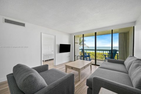 Condo in Jensen Beach, Florida, 2 bedrooms  № 1428381 - photo 3