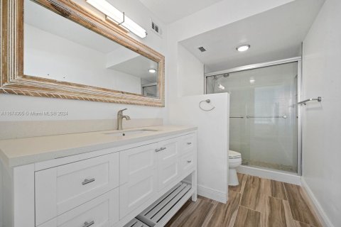 Condo in Jensen Beach, Florida, 2 bedrooms  № 1428381 - photo 14