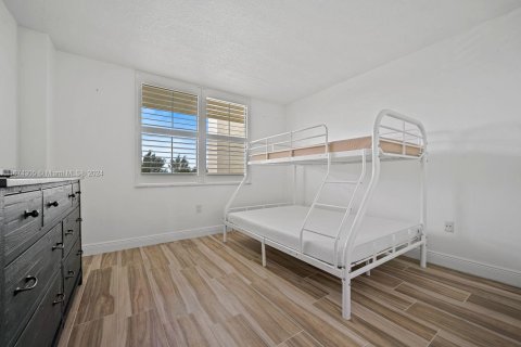 Condo in Jensen Beach, Florida, 2 bedrooms  № 1428381 - photo 15
