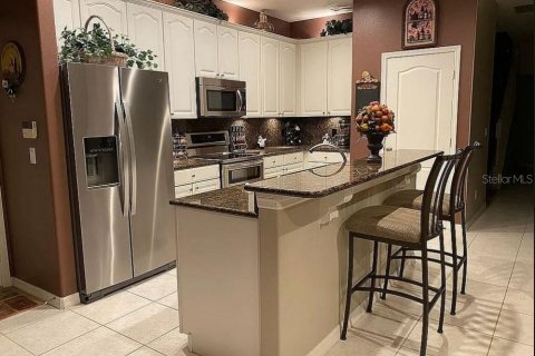 House in Orlando, Florida 4 bedrooms, 310.11 sq.m. № 928508 - photo 2