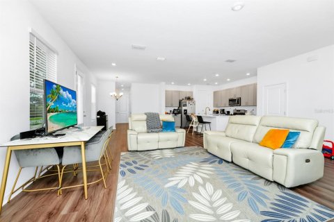 Touwnhouse à vendre à Davenport, Floride: 3 chambres, 185.8 m2 № 2399503 - photo 4