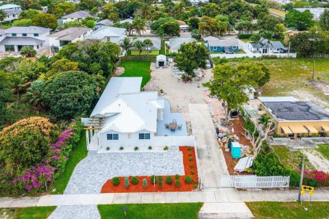 House in Delray Beach, Florida 3 bedrooms, 171.87 sq.m. № 2088045 - photo 21