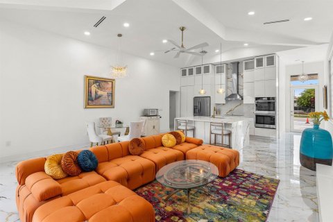 House in Delray Beach, Florida 3 bedrooms, 171.87 sq.m. № 2088045 - photo 6