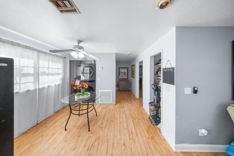Villa ou maison à vendre à St. Lucie, Floride: 2 chambres, 96.43 m2 № 2241551 - photo 4