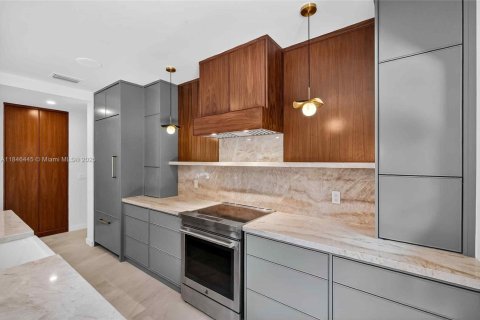 House in Miami, Florida 4 bedrooms, 250.28 sq.m. № 1880283 - photo 5