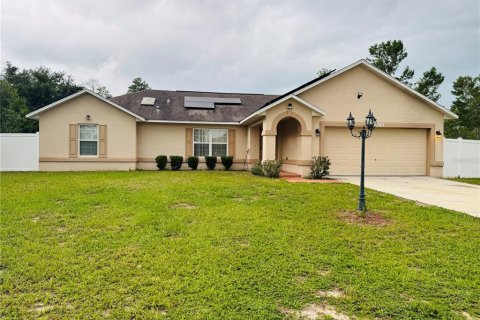 House in Ocala, Florida 5 bedrooms, 255.48 sq.m. № 1819539 - photo 1