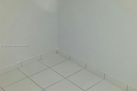 Condominio en Miami, Florida, 2 dormitorios  № 2033844