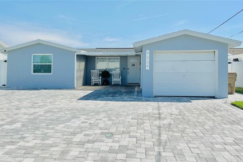 House in New Port Richey, Florida 3 bedrooms, 123.19 sq.m. № 2351862