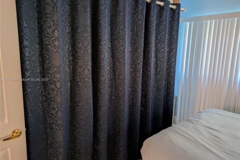 Condominio en venta en Lighthouse Point, Florida, 1 dormitorio, 65.03 m2 № 1868566 - foto 8