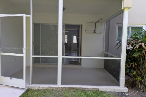 Condominio en venta en Lighthouse Point, Florida, 1 dormitorio, 65.03 m2 № 1868566 - foto 13