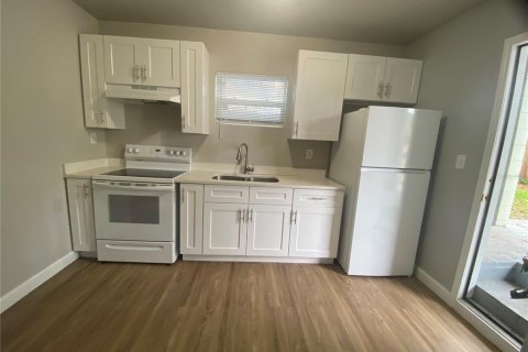 Apartamento en alquiler en Saint Petersburg, Florida, 2 dormitorios, 69.68 m2 № 2205384 - foto 4