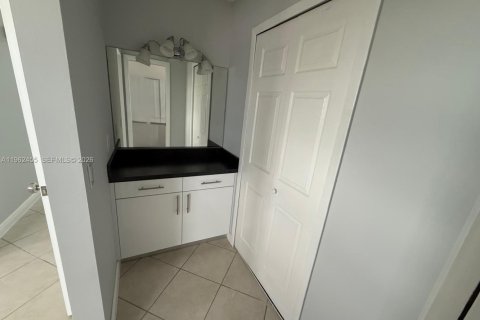 Снять в аренду виллу или дом в Хайалиа, Флорида 3 спальни, 166.3м2, № 2025013 - фото 17