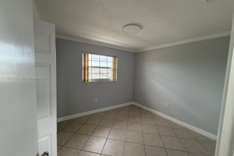 Снять в аренду виллу или дом в Хайалиа, Флорида 3 спальни, 166.3м2, № 2025013 - фото 11