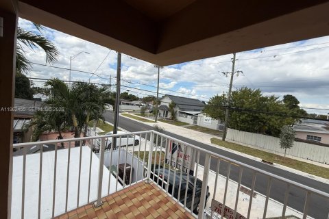 Снять в аренду виллу или дом в Хайалиа, Флорида 3 спальни, 166.3м2, № 2025013 - фото 9