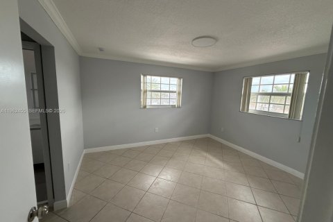 Снять в аренду виллу или дом в Хайалиа, Флорида 3 спальни, 166.3м2, № 2025013 - фото 13