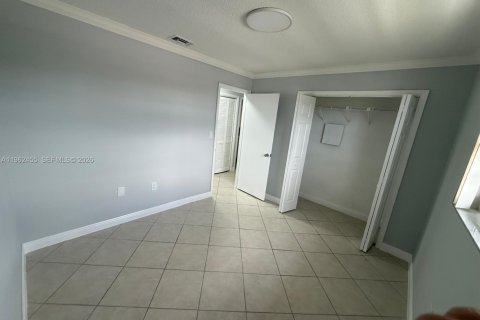 Снять в аренду виллу или дом в Хайалиа, Флорида 3 спальни, 166.3м2, № 2025013 - фото 12