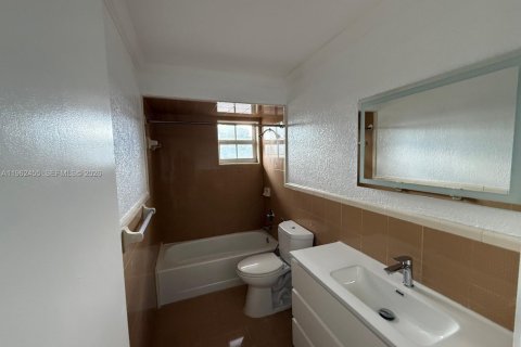 Снять в аренду виллу или дом в Хайалиа, Флорида 3 спальни, 166.3м2, № 2025013 - фото 10