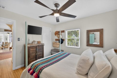 House in Saint Petersburg, Florida 3 bedrooms, 153.66 sq.m. № 1879429 - photo 19