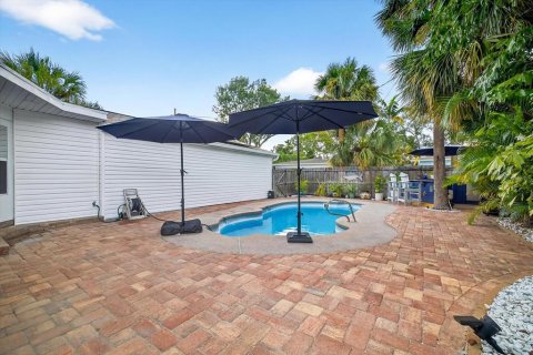 House in Saint Petersburg, Florida 3 bedrooms, 153.66 sq.m. № 1879429 - photo 30