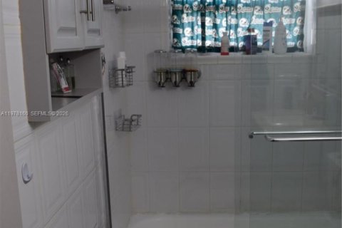 Casa en venta en Hollywood, Florida, 3 dormitorios, 199.46 m2 № 2078950 - foto 18