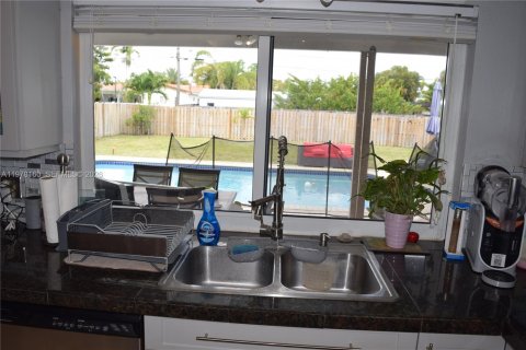 Casa en venta en Hollywood, Florida, 3 dormitorios, 199.46 m2 № 2078950 - foto 6