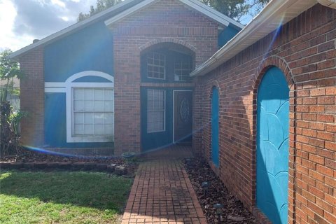 House in Orlando, Florida 3 bedrooms, 112.78 sq.m. № 1899773 - photo 2