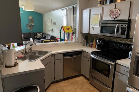 House in Orlando, Florida 3 bedrooms, 112.78 sq.m. № 1899773 - photo 3