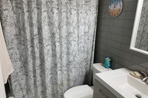 House in Orlando, Florida 3 bedrooms, 112.78 sq.m. № 1899773 - photo 7