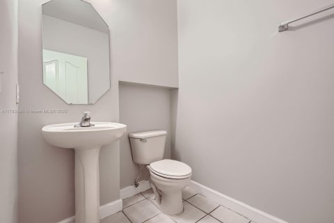 Townhouse in Miami, Florida 3 bedrooms, 144.83 sq.m. № 1665098 - photo 10