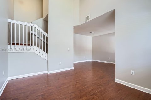 Townhouse in Miami, Florida 3 bedrooms, 144.83 sq.m. № 1665098 - photo 5
