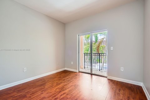 Townhouse in Miami, Florida 3 bedrooms, 144.83 sq.m. № 1665098 - photo 15