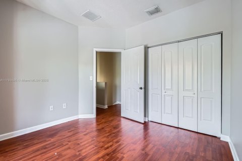Townhouse in Miami, Florida 3 bedrooms, 144.83 sq.m. № 1665098 - photo 16