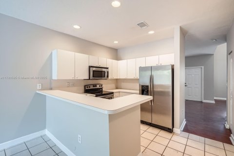 Townhouse in Miami, Florida 3 bedrooms, 144.83 sq.m. № 1665098 - photo 7