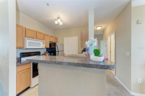 Condo in Bradenton, Florida, 2 bedrooms № 2095540 - photo 16