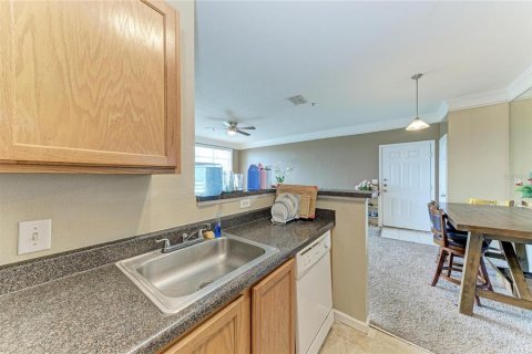 Condo in Bradenton, Florida, 2 bedrooms № 2095540 - photo 15