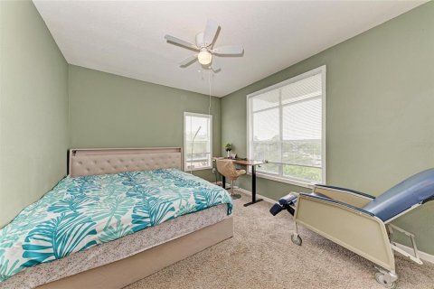 Condo in Bradenton, Florida, 2 bedrooms № 2095540 - photo 22