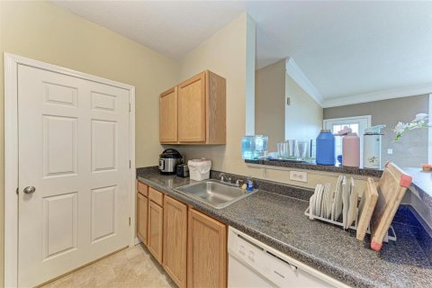 Condo in Bradenton, Florida, 2 bedrooms № 2095540 - photo 14