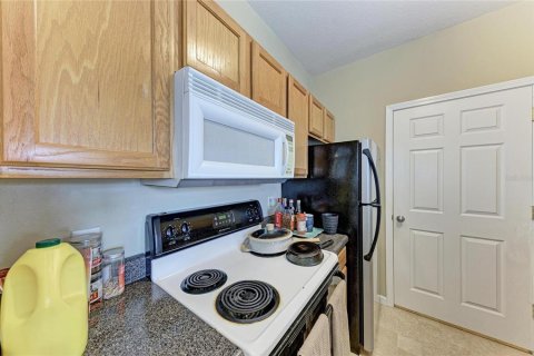Condo in Bradenton, Florida, 2 bedrooms № 2095540 - photo 13